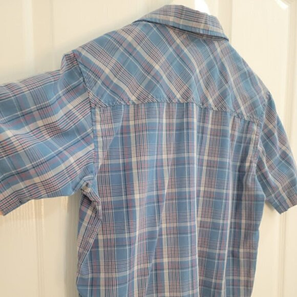 Split Men's Short Sleeve Button Down Classic Blue Plaid Print - Picture 4 of 11